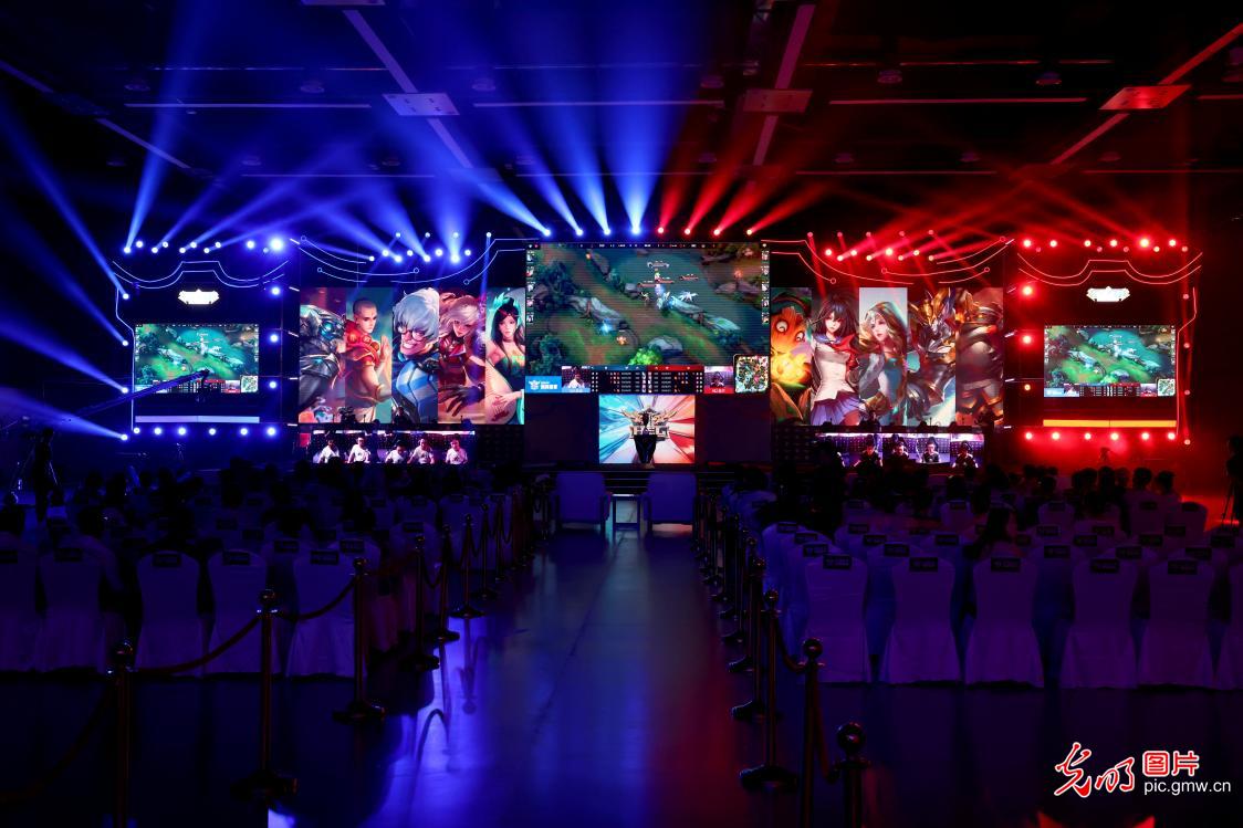 与之相比 与之相比