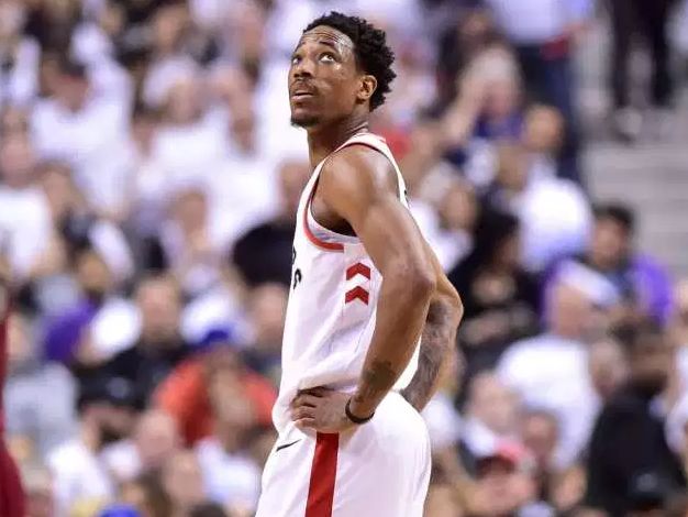 队身上搏冷 队身上搏冷